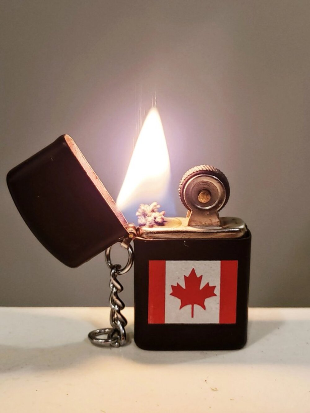 Vintage Keychain Flip-Top Mini Lighter, Petrol Lighter With Canada Flag, Working